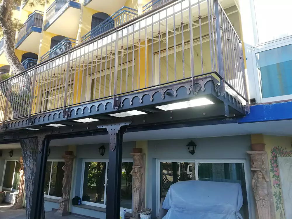 parapetto in ferro battuto